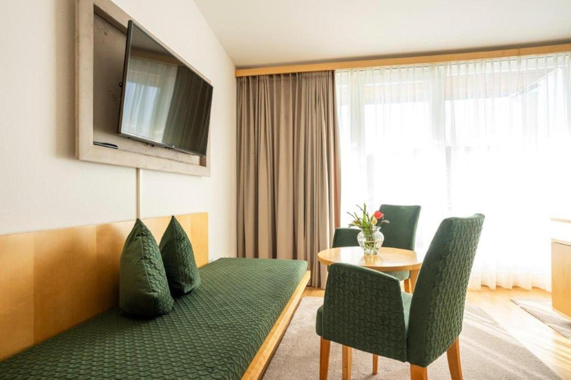 Hotel Klinglhuber كريمس ان دير دوناو الغرفة الصورة