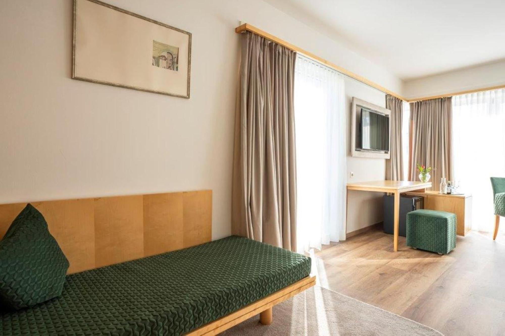 Hotel Klinglhuber كريمس ان دير دوناو الغرفة الصورة