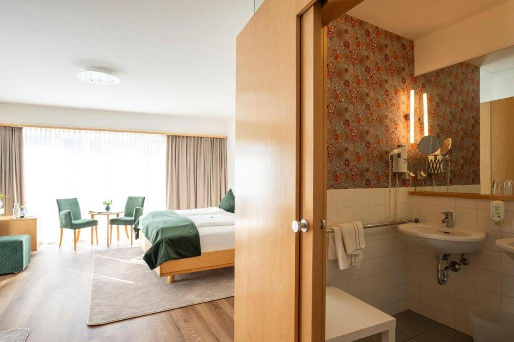 Hotel Klinglhuber كريمس ان دير دوناو الغرفة الصورة
