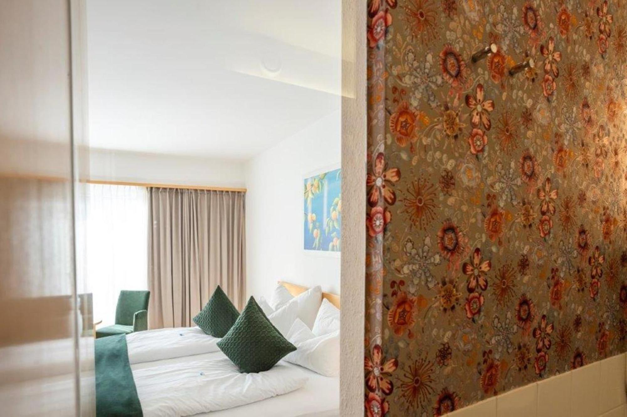 Hotel Klinglhuber كريمس ان دير دوناو الغرفة الصورة