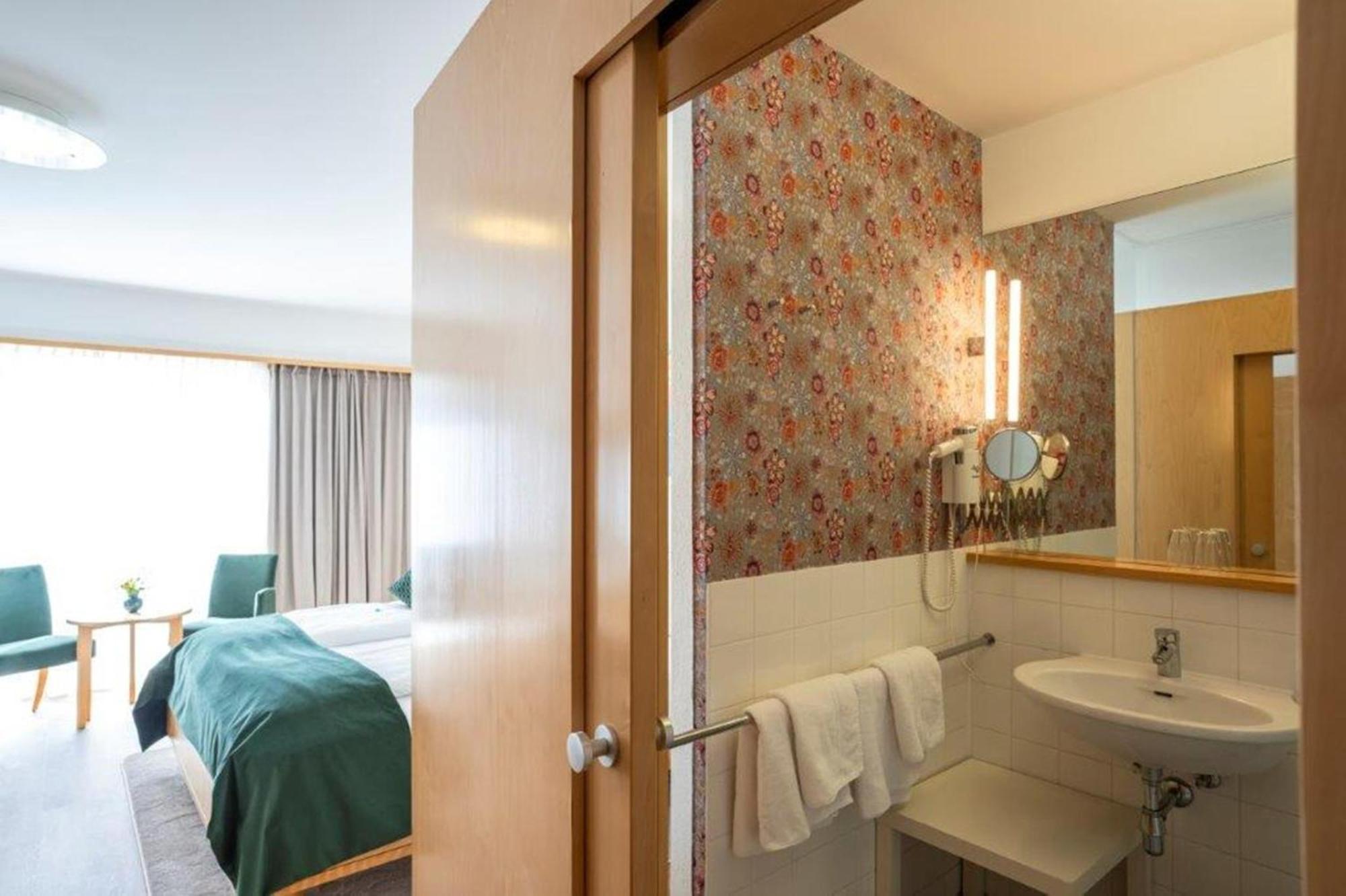 Hotel Klinglhuber كريمس ان دير دوناو الغرفة الصورة