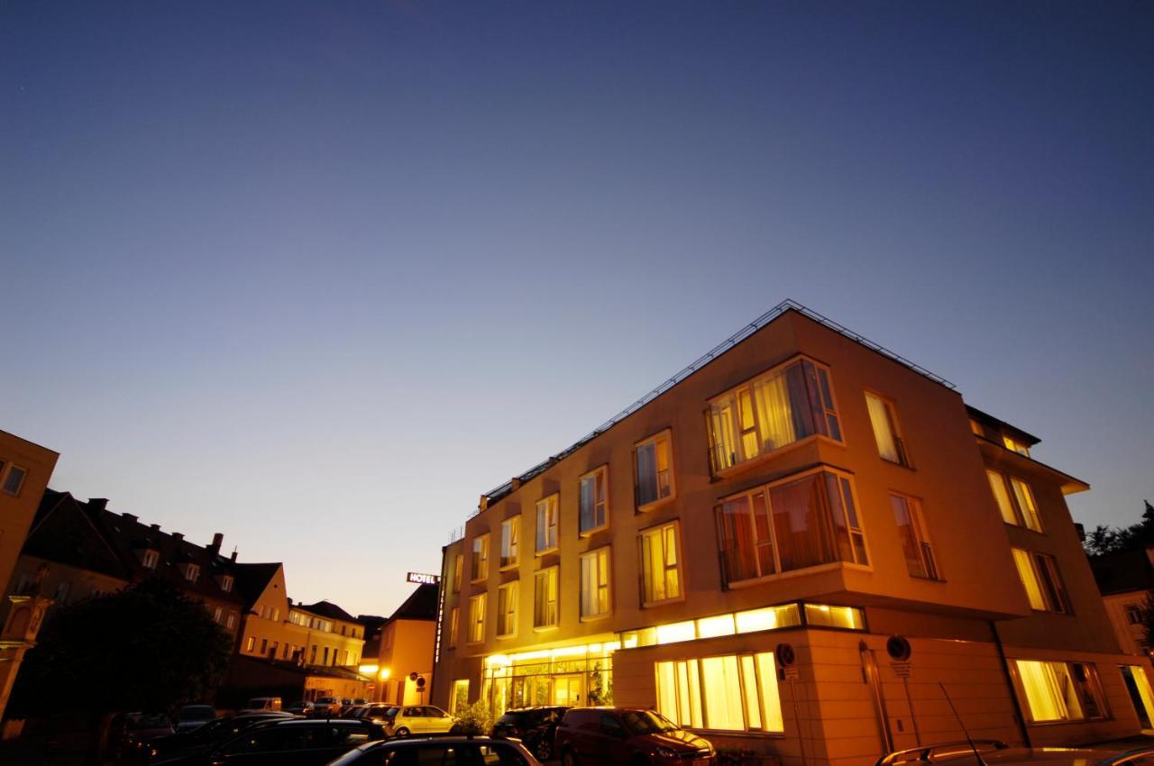 Hotel Klinglhuber كريمس ان دير دوناو المظهر الخارجي الصورة